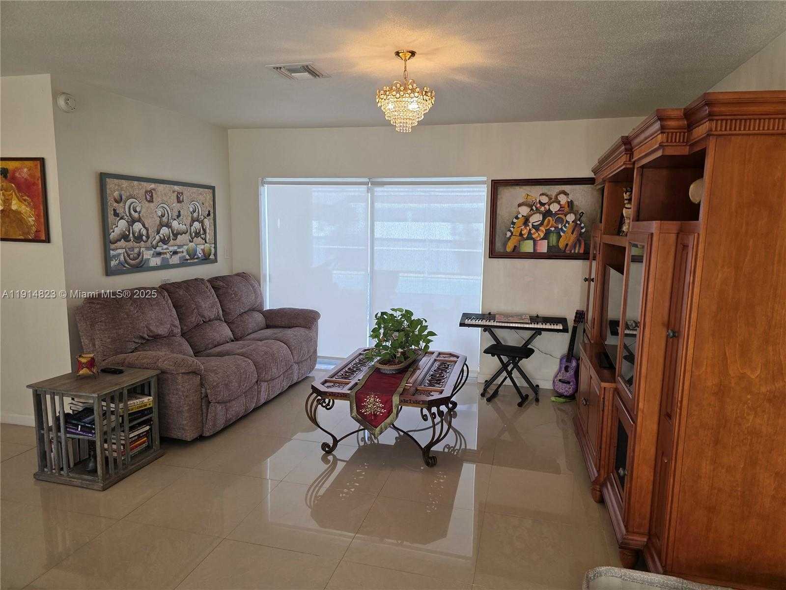 Small Image of 7917 TROPICANA ST, Miramar Number 15