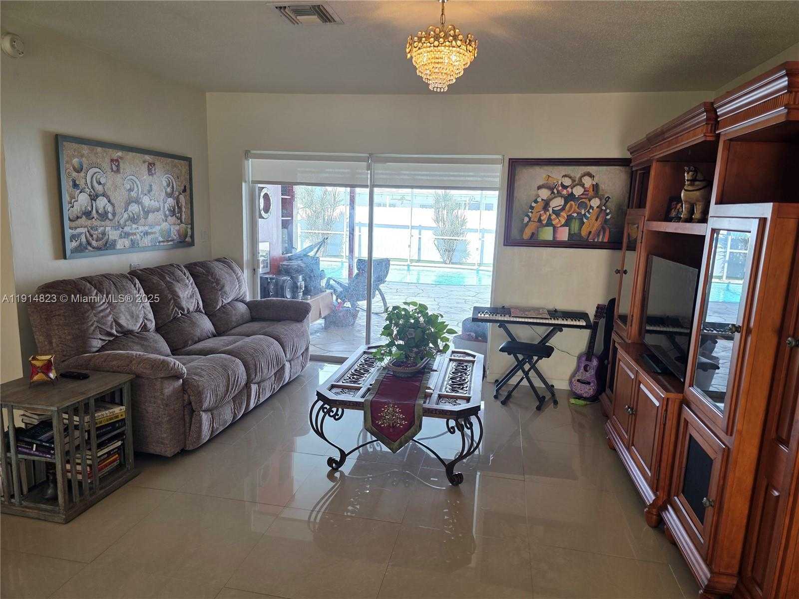 Small Image of 7917 TROPICANA ST, Miramar Number 17