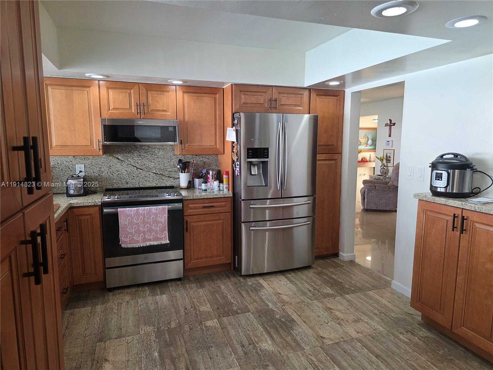 Small Image of 7917 TROPICANA ST, Miramar Number 19