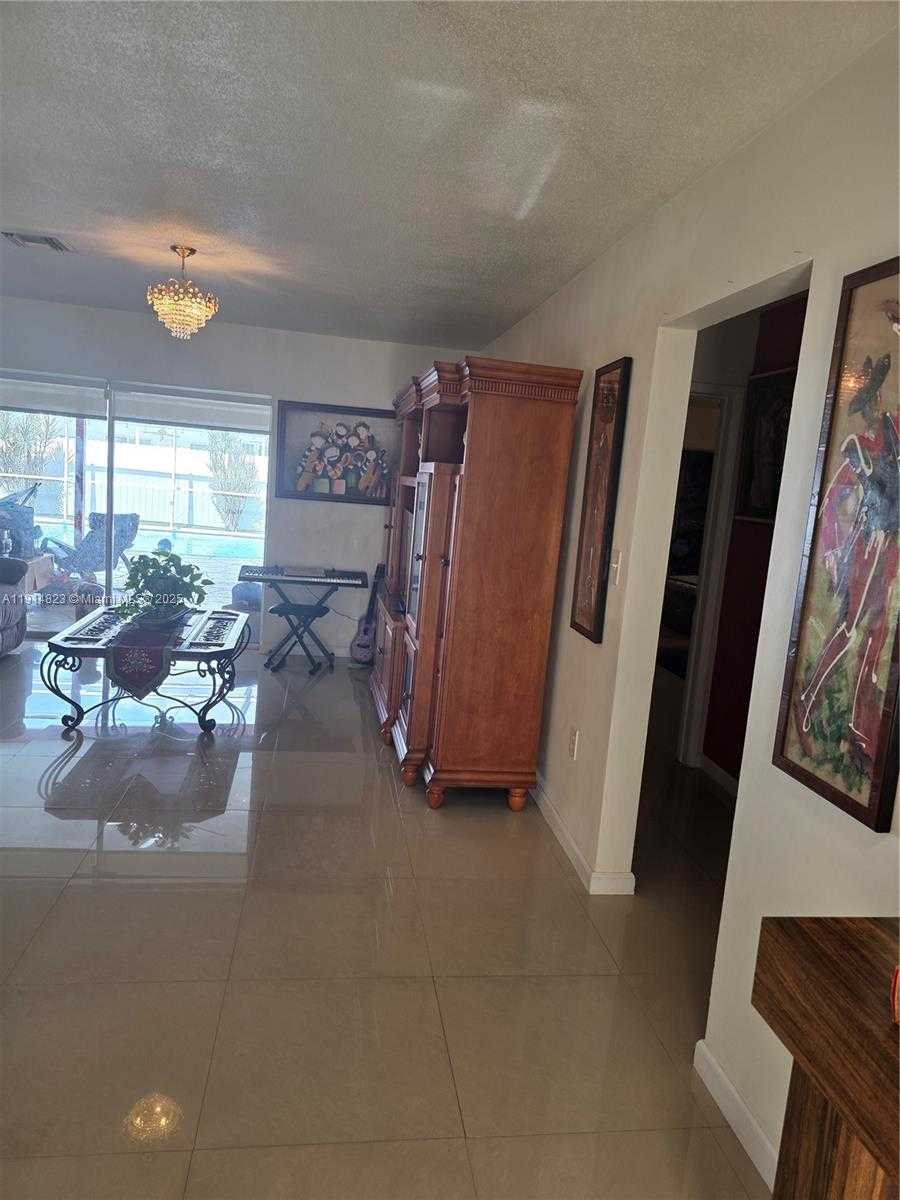 Small Image of 7917 TROPICANA ST, Miramar Number 24