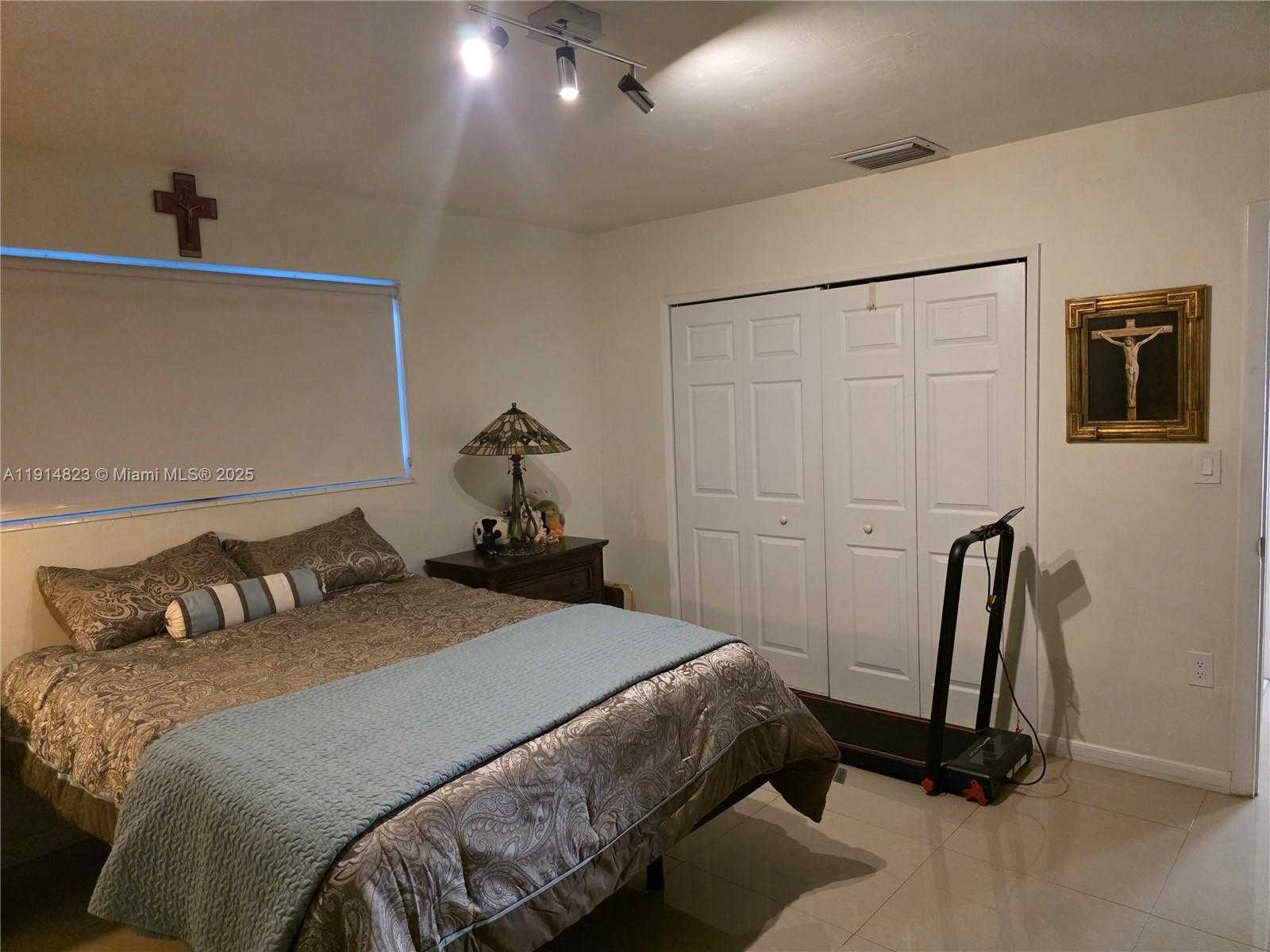 Small Image of 7917 TROPICANA ST, Miramar Number 28