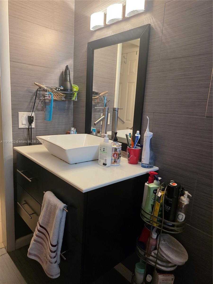 Small Image of 7917 TROPICANA ST, Miramar Number 32