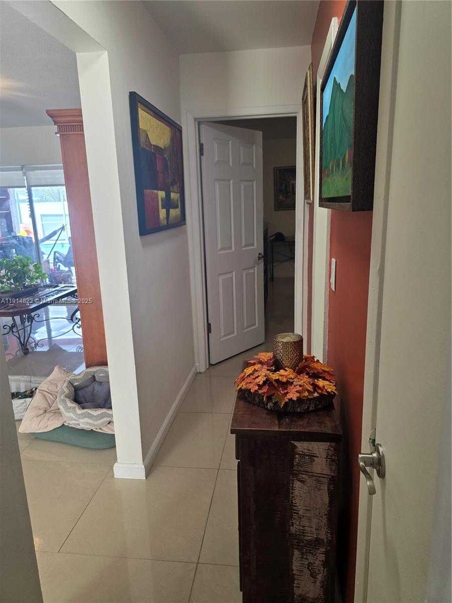 Small Image of 7917 TROPICANA ST, Miramar Number 33