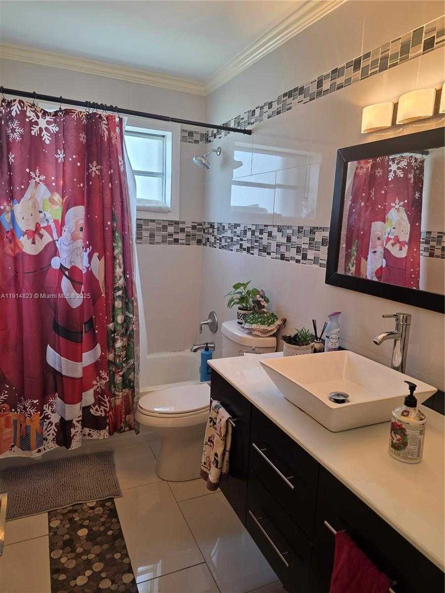 Small Image of 7917 TROPICANA ST, Miramar Number 39