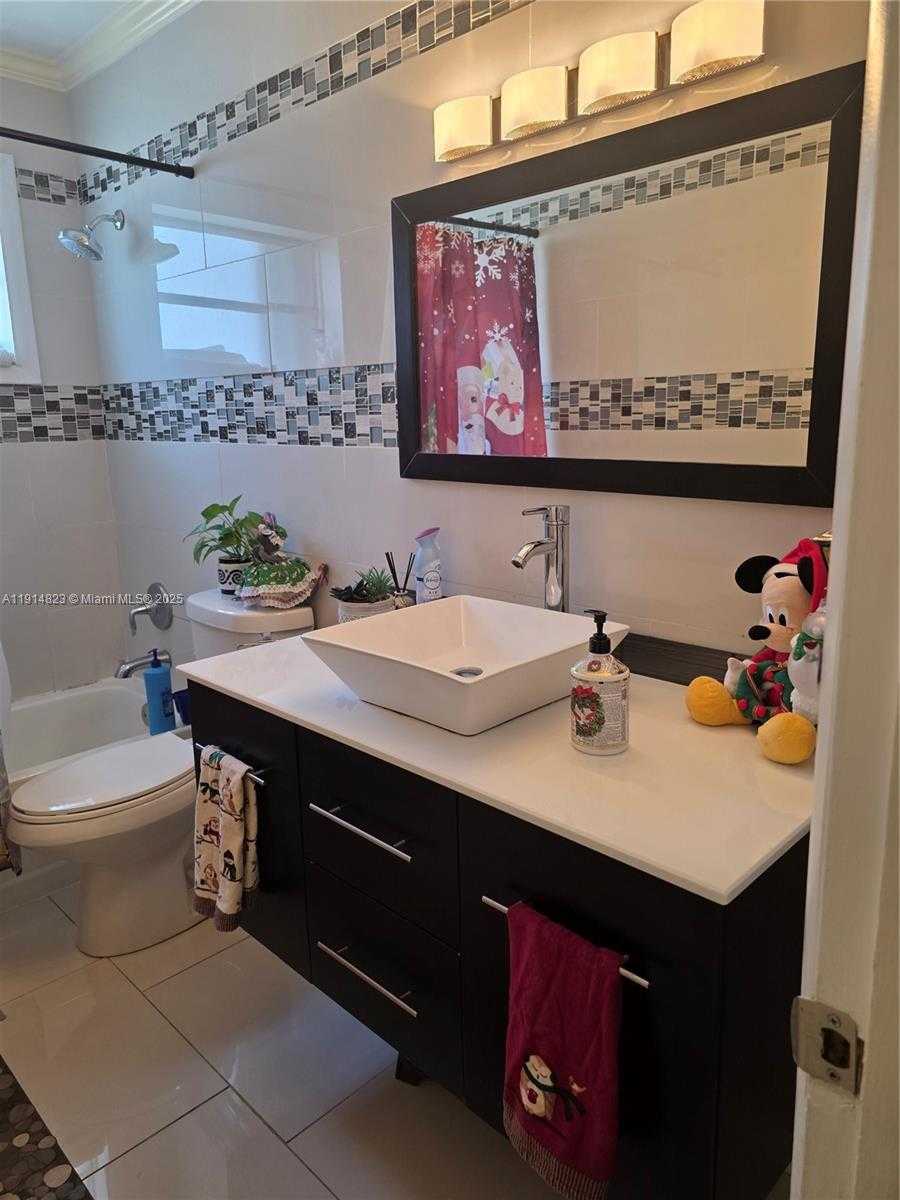 Small Image of 7917 TROPICANA ST, Miramar Number 40