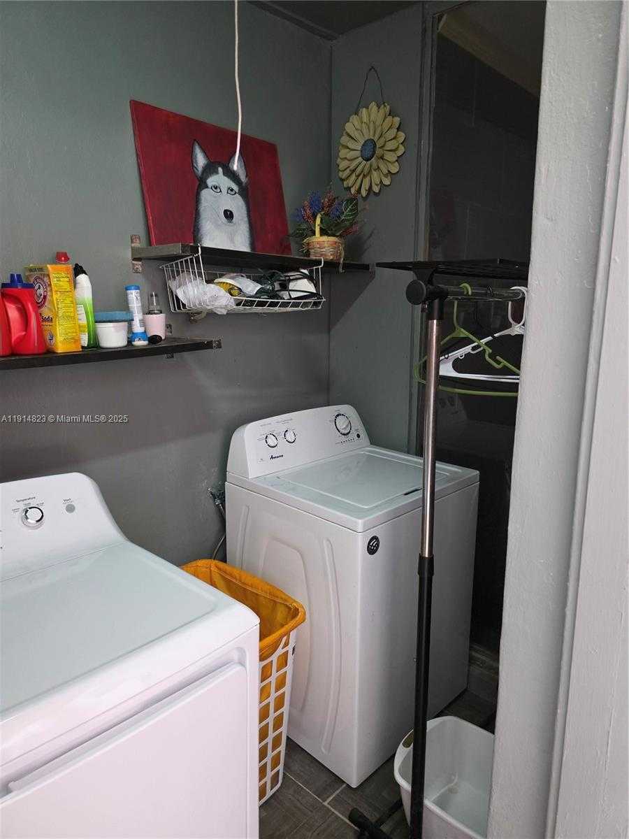 Small Image of 7917 TROPICANA ST, Miramar Number 45