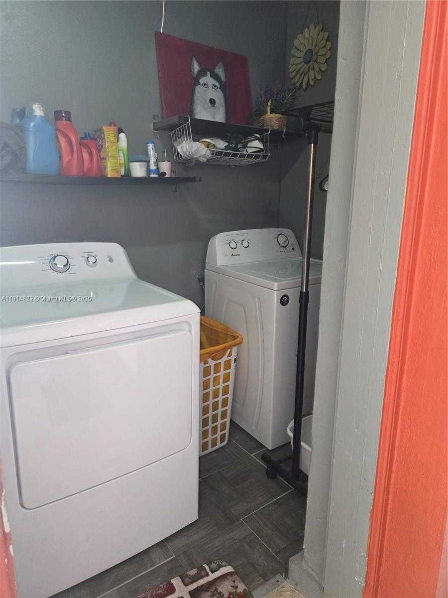Small Image of 7917 TROPICANA ST, Miramar Number 46