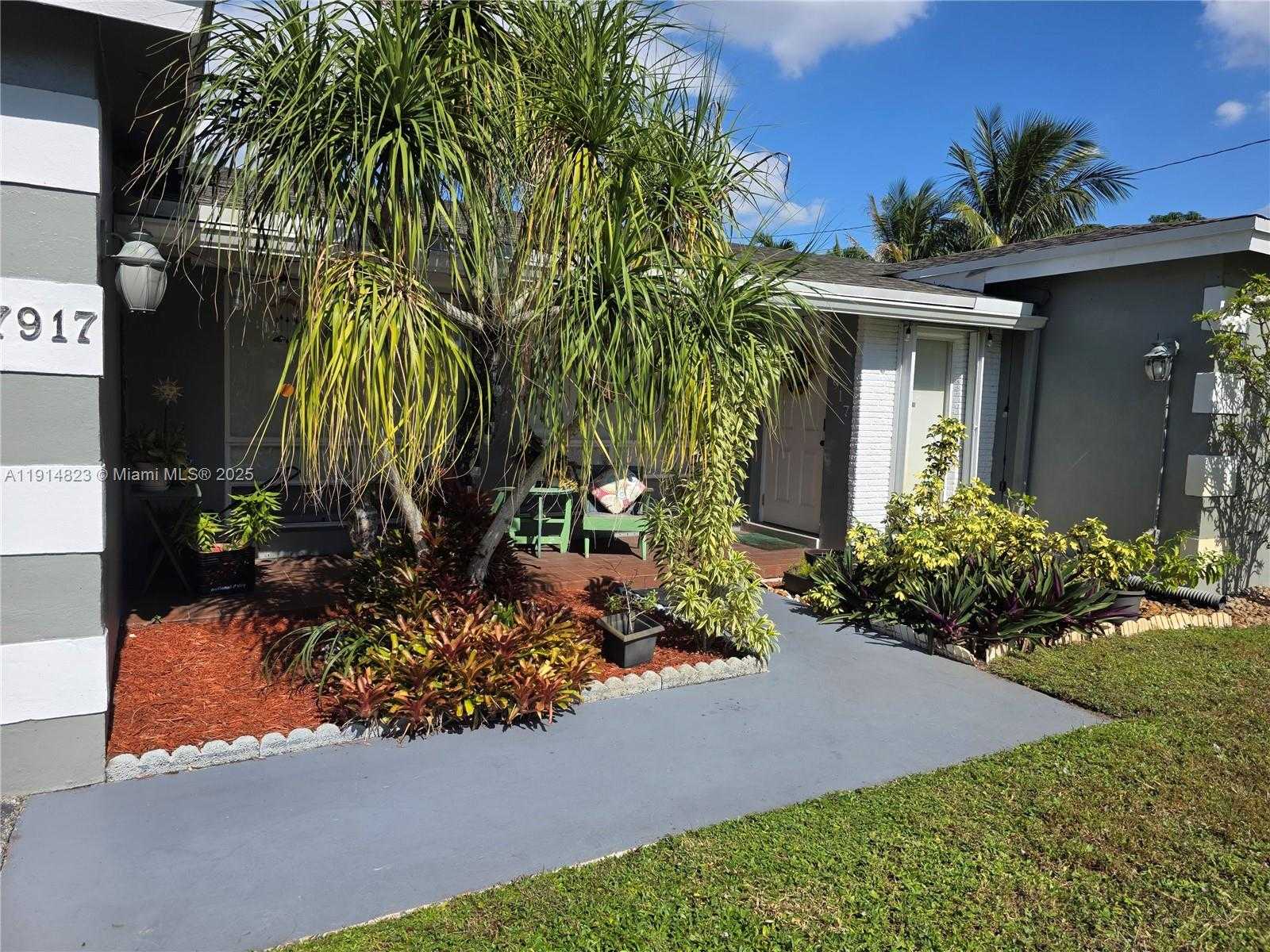 Small Image of 7917 TROPICANA ST, Miramar Number 5