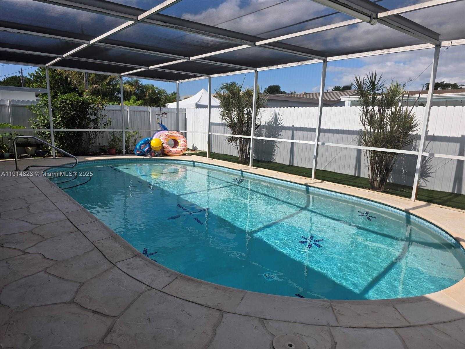 Small Image of 7917 TROPICANA ST, Miramar Number 52