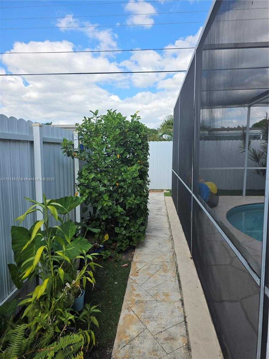 Small Image of 7917 TROPICANA ST, Miramar Number 55