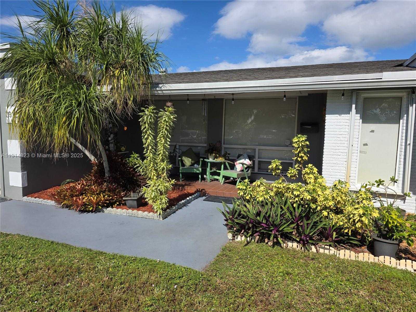 Small Image of 7917 TROPICANA ST, Miramar Number 64