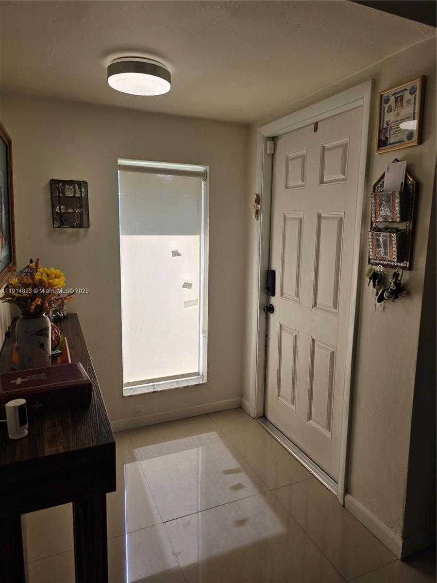 Small Image of 7917 TROPICANA ST, Miramar Number 8