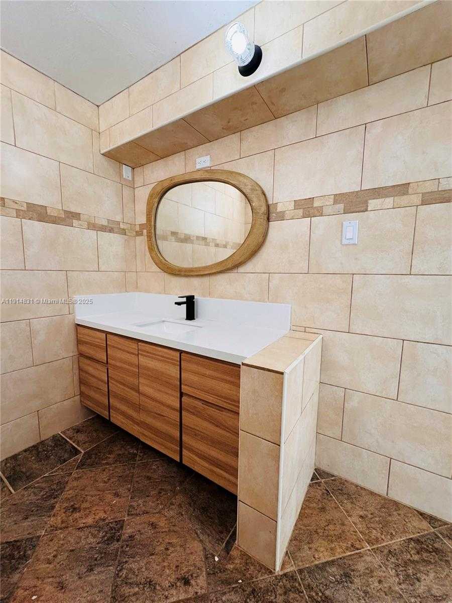 Small Image of 78 C. Jaime Brull, Vega Baja, 00693, Puerto Rico Number 20