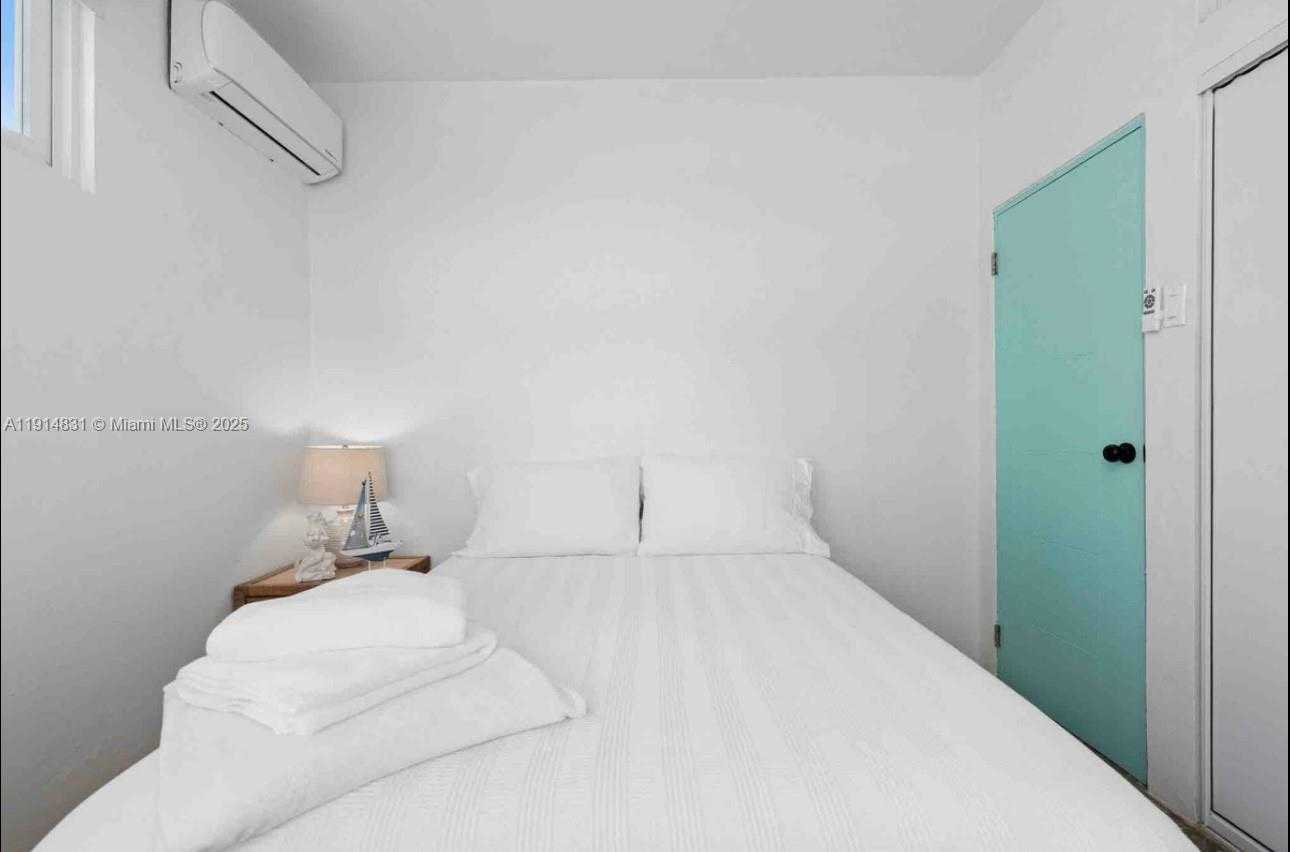 Small Image of 78 C. Jaime Brull, Vega Baja, 00693, Puerto Rico Number 25