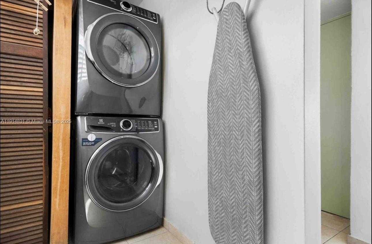 Small Image of 78 C. Jaime Brull, Vega Baja, 00693, Puerto Rico Number 31