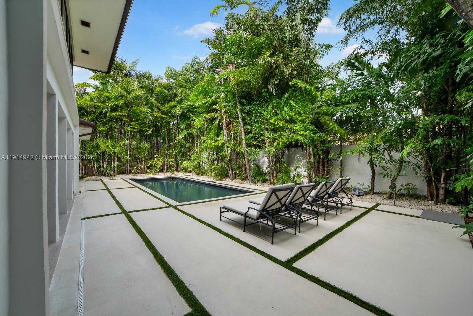 Small Image of 5735 NORTH BAY RD, Miami Beach Number 21