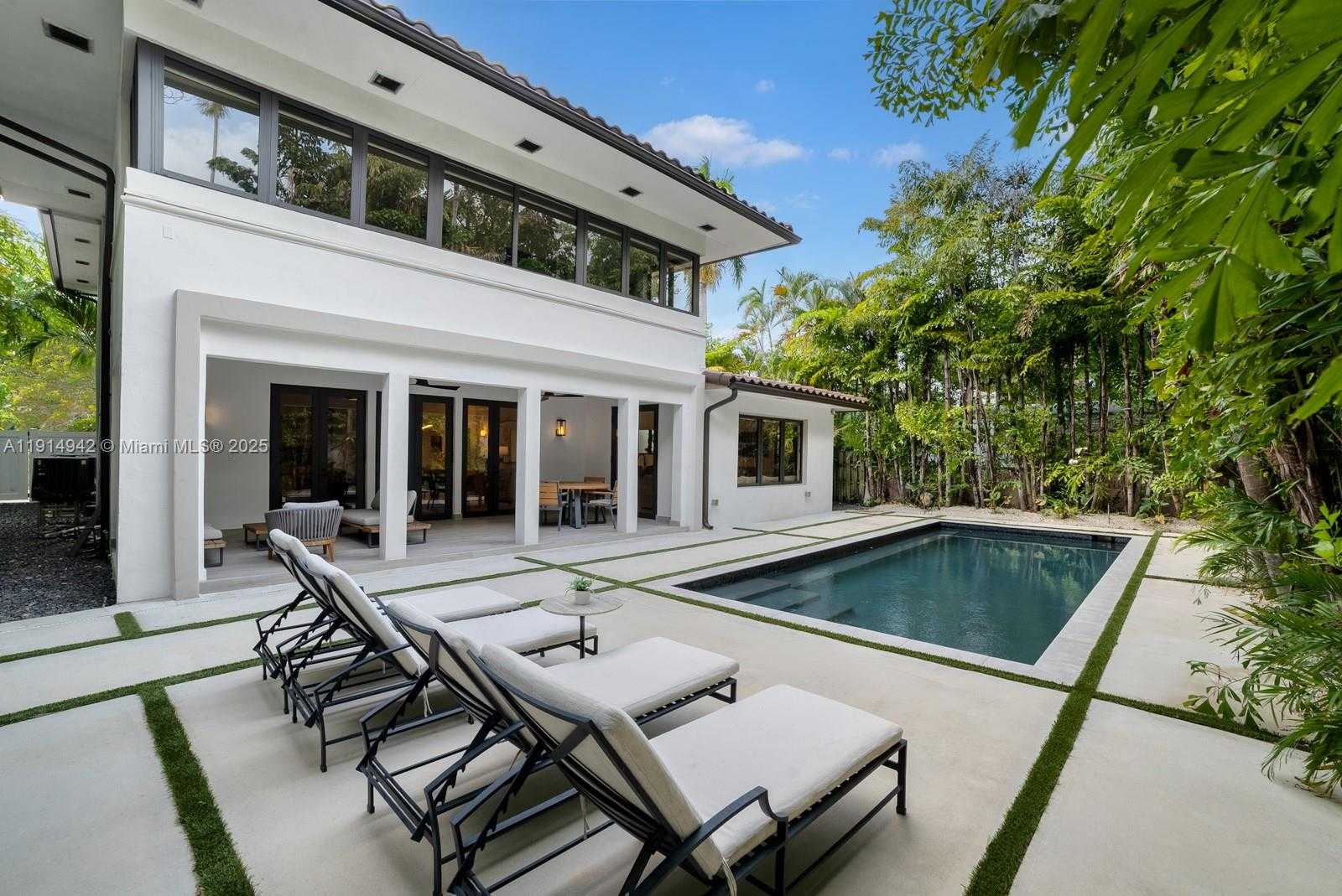 Small Image of 5735 NORTH BAY RD, Miami Beach Number 23