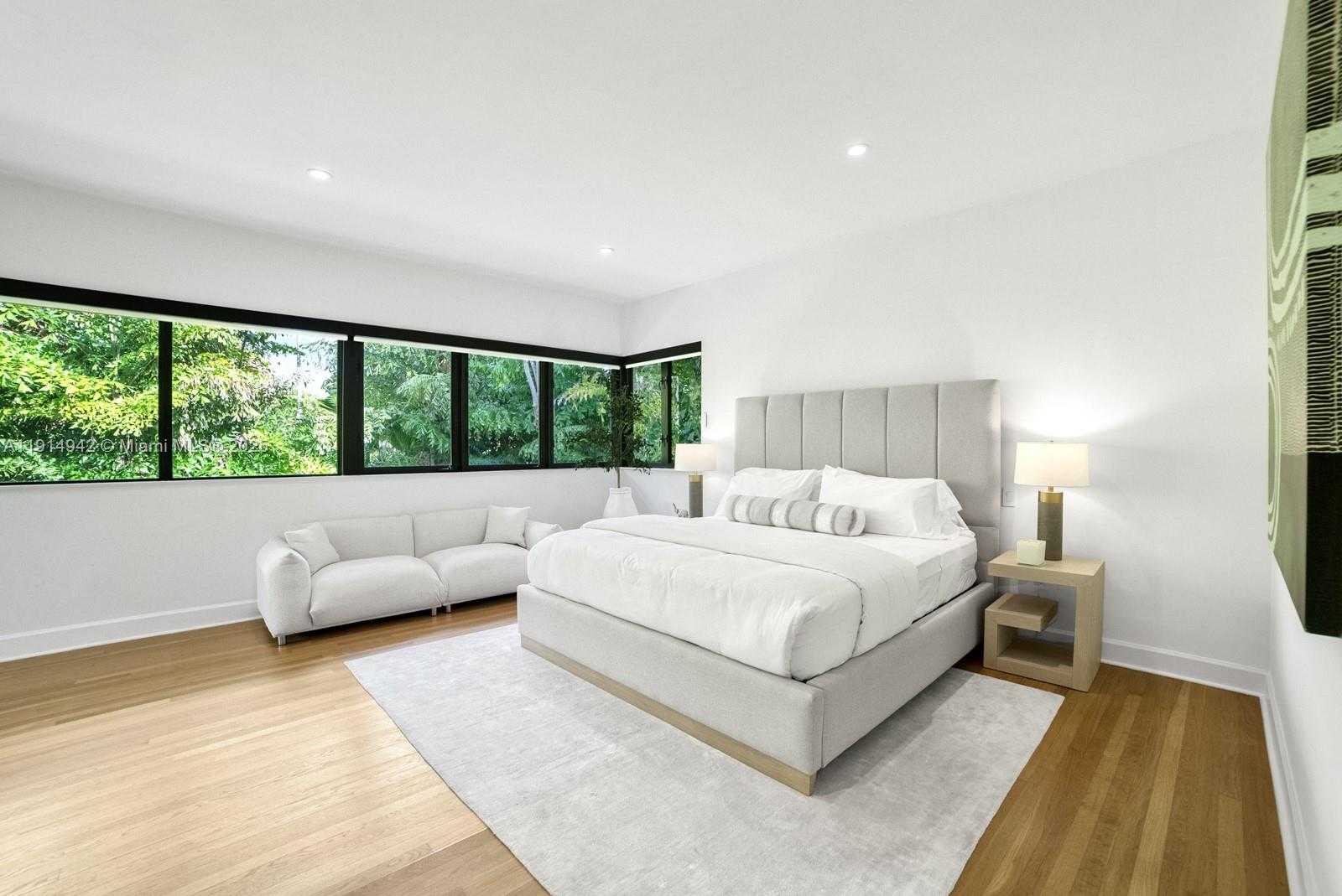 Small Image of 5735 NORTH BAY RD, Miami Beach Number 29