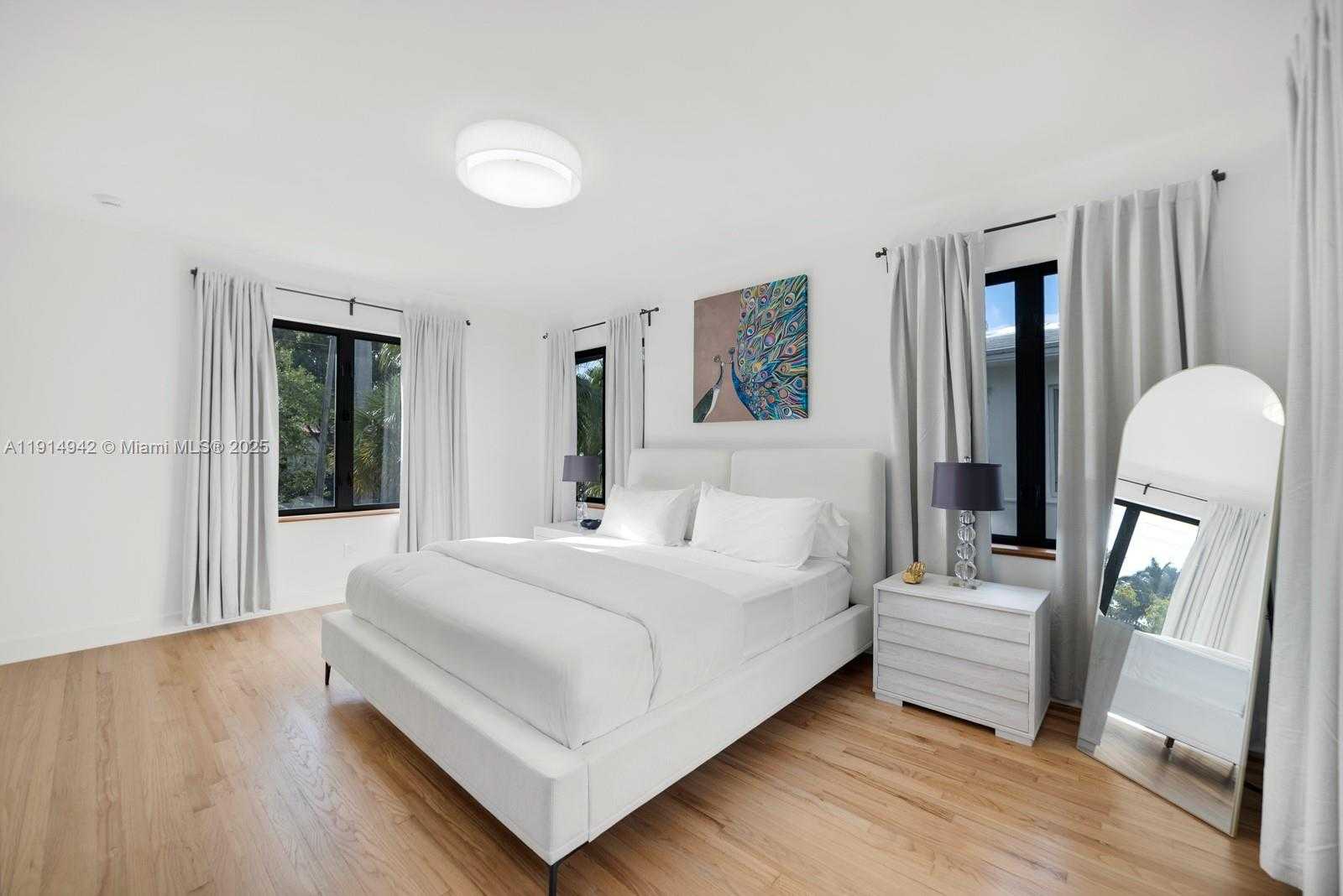 Small Image of 5735 NORTH BAY RD, Miami Beach Number 41