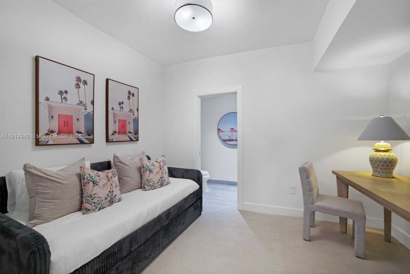 Small Image of 5735 NORTH BAY RD, Miami Beach Number 43