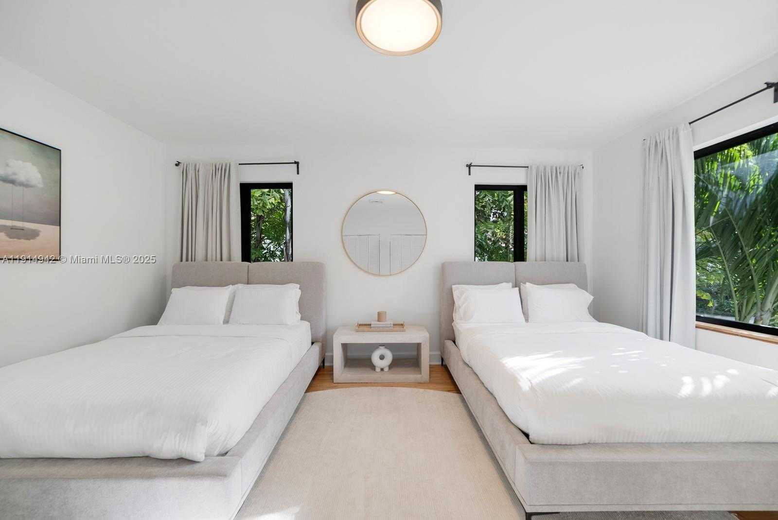 Small Image of 5735 NORTH BAY RD, Miami Beach Number 46