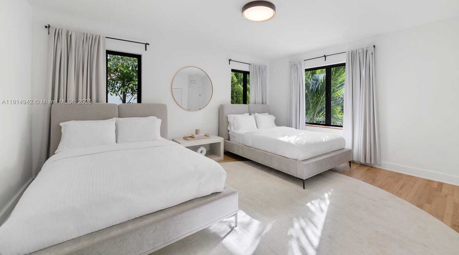 Small Image of 5735 NORTH BAY RD, Miami Beach Number 47