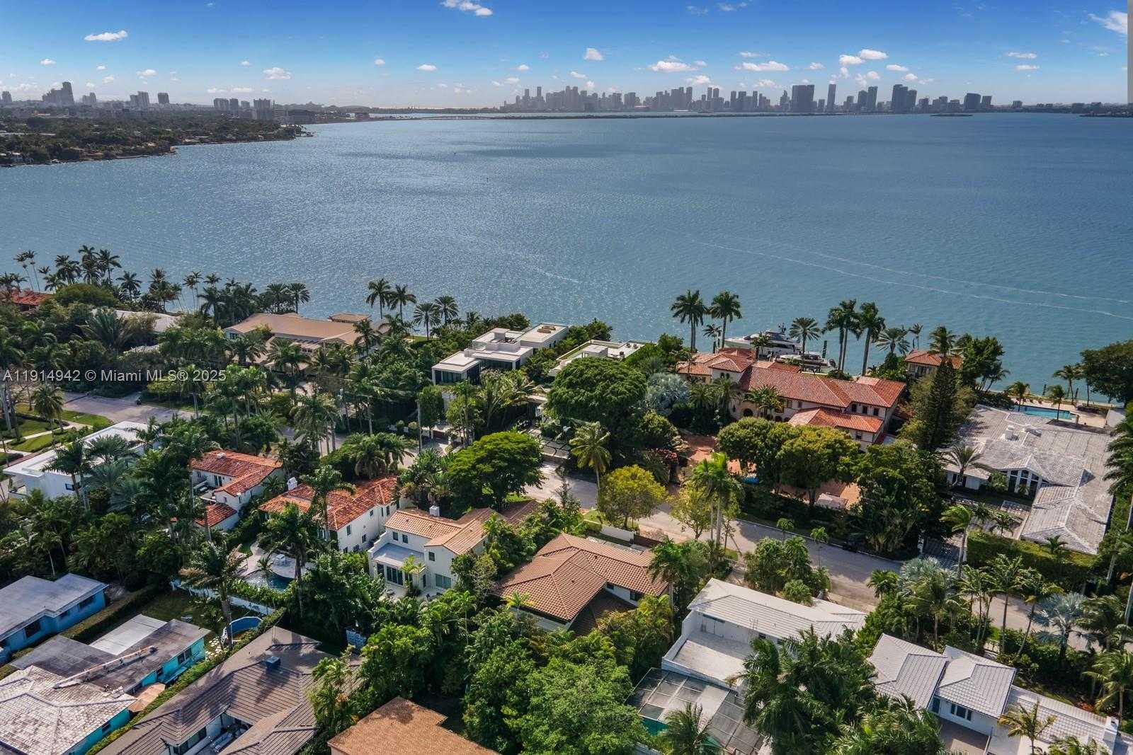 Small Image of 5735 NORTH BAY RD, Miami Beach Number 49