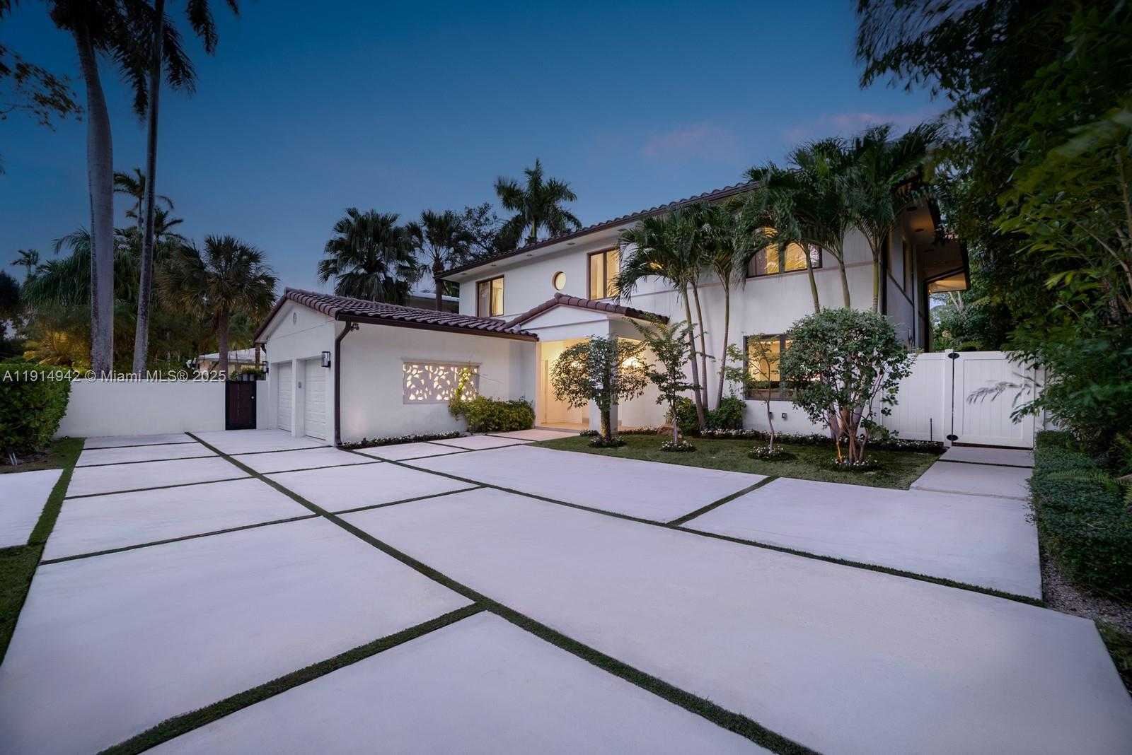 Small Image of 5735 NORTH BAY RD, Miami Beach Number 54