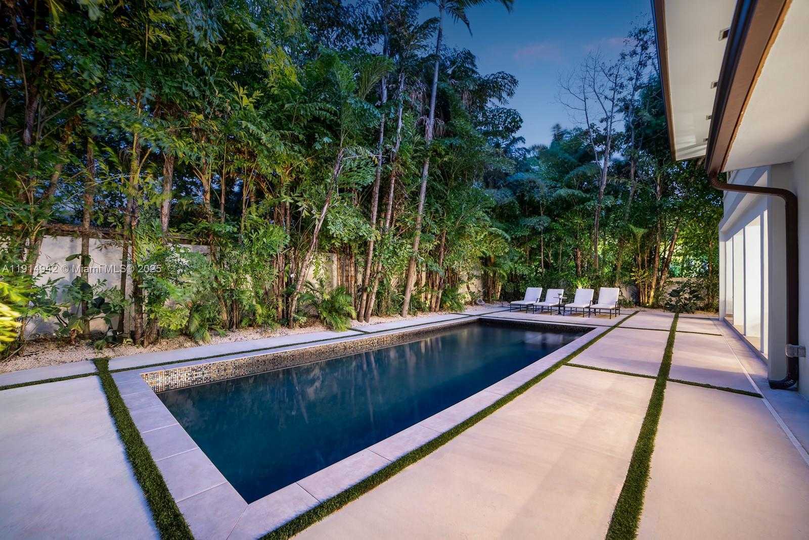 Small Image of 5735 NORTH BAY RD, Miami Beach Number 57