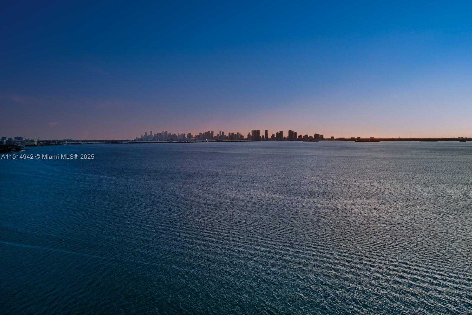 Small Image of 5735 NORTH BAY RD, Miami Beach Number 59