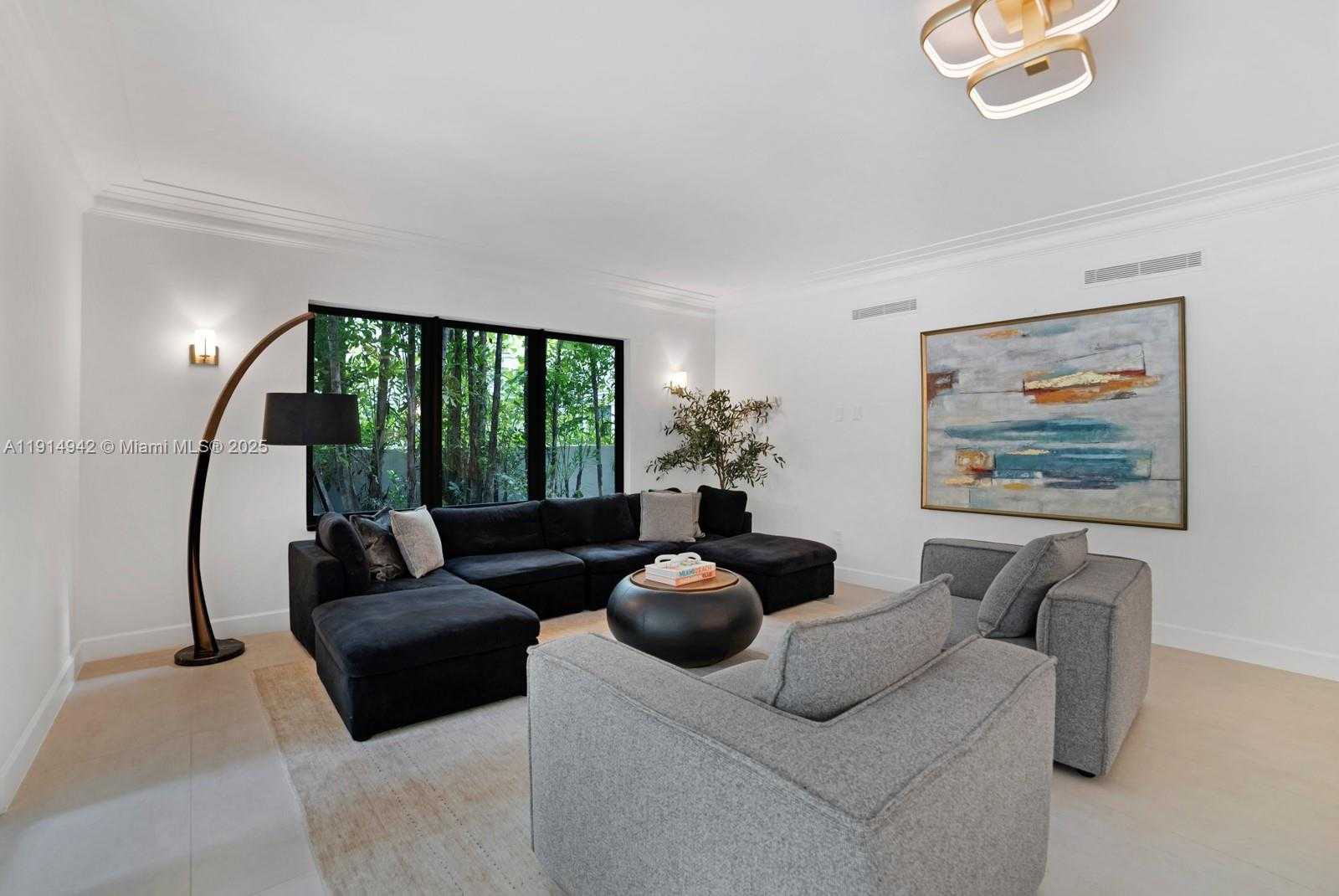 Small Image of 5735 NORTH BAY RD, Miami Beach Number 8