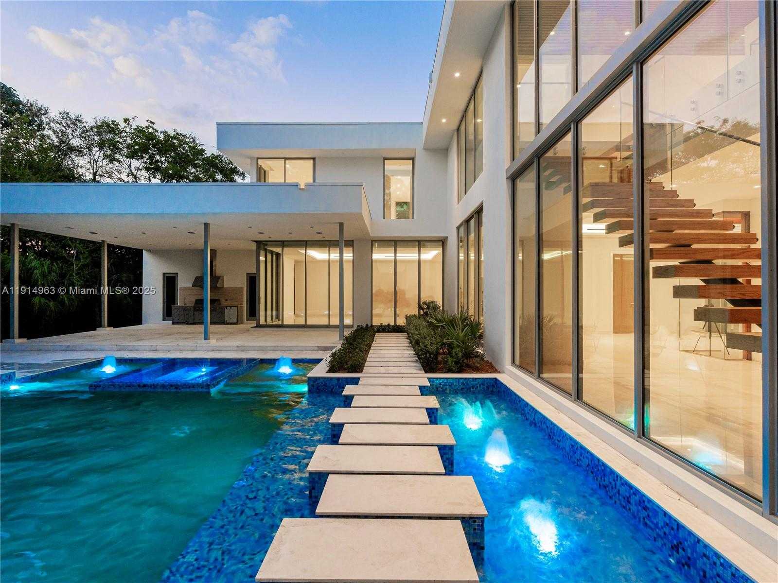 Small Image of 6720 SOUTH WEST 98TH ST, Pinecrest Number 17