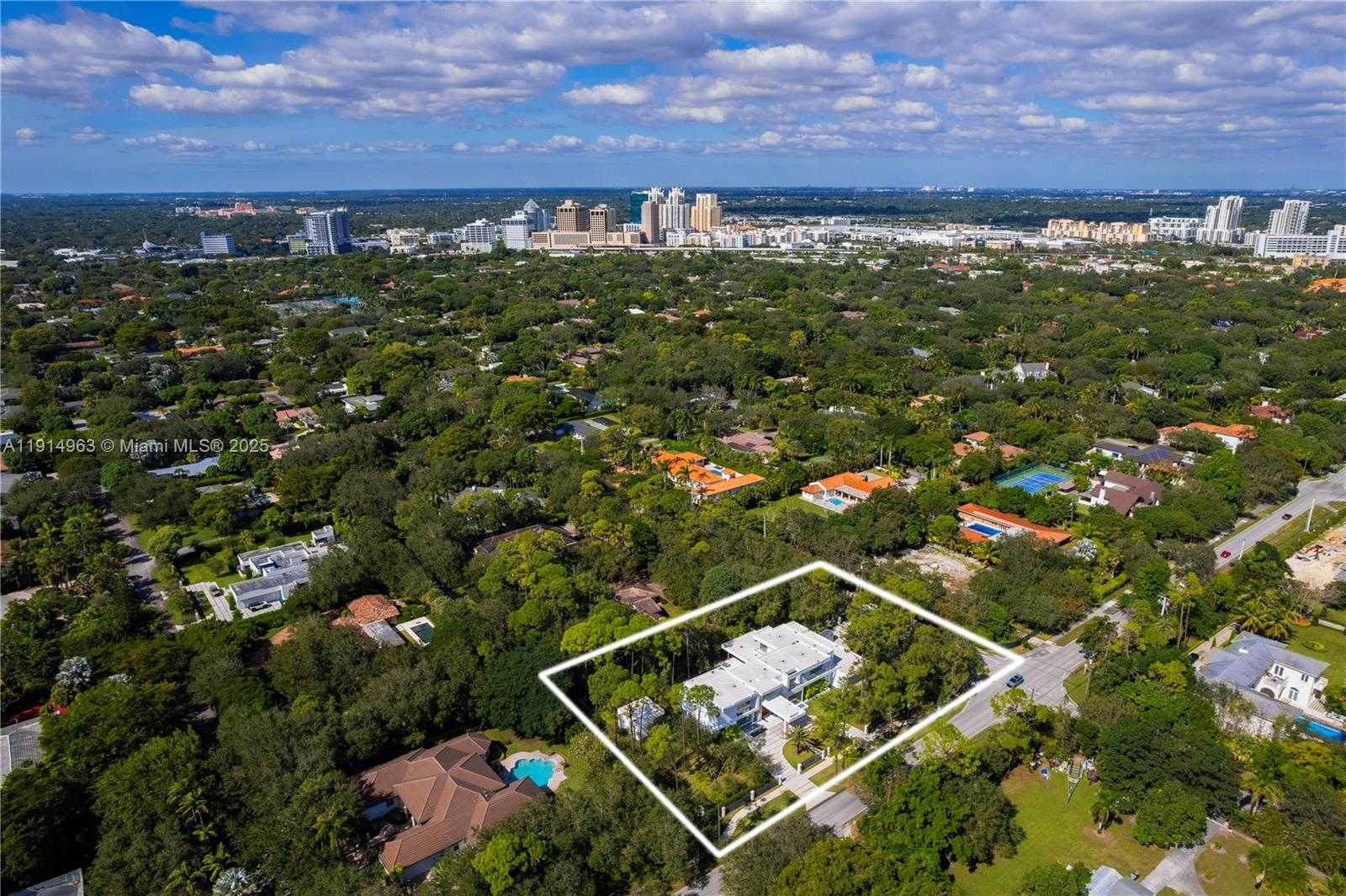 Small Image of 6720 SOUTH WEST 98TH ST, Pinecrest Number 51