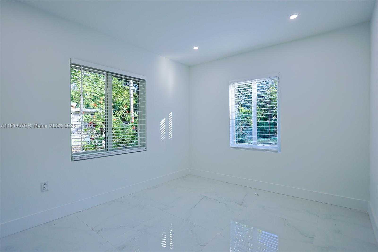 Small Image of 720 NORTH EAST 143RD ST, North Miami Number 10