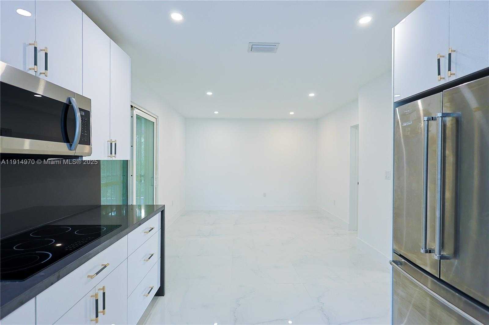 Small Image of 720 NORTH EAST 143RD ST, North Miami Number 7