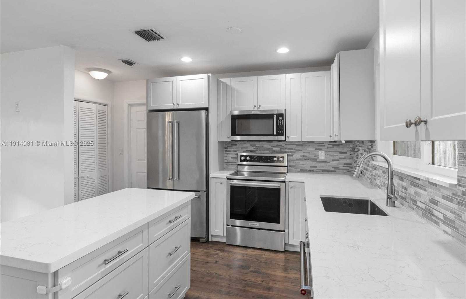 Small Image of 1301 NORTH WEST 87TH WAY, Pembroke Pines Number 18