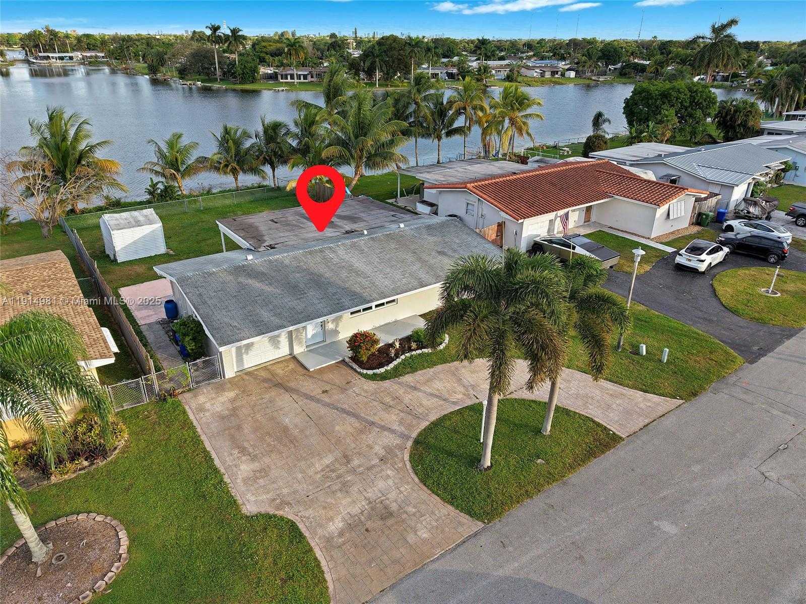 Small Image of 1301 NORTH WEST 87TH WAY, Pembroke Pines Number 2