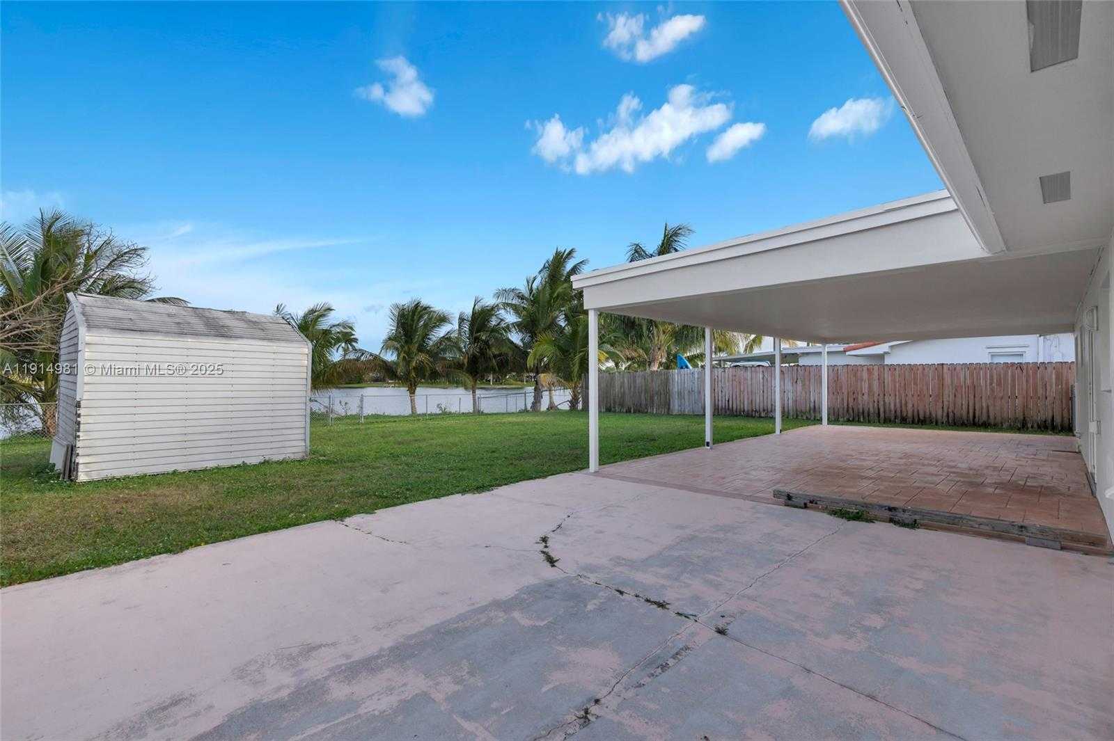 Small Image of 1301 NORTH WEST 87TH WAY, Pembroke Pines Number 25