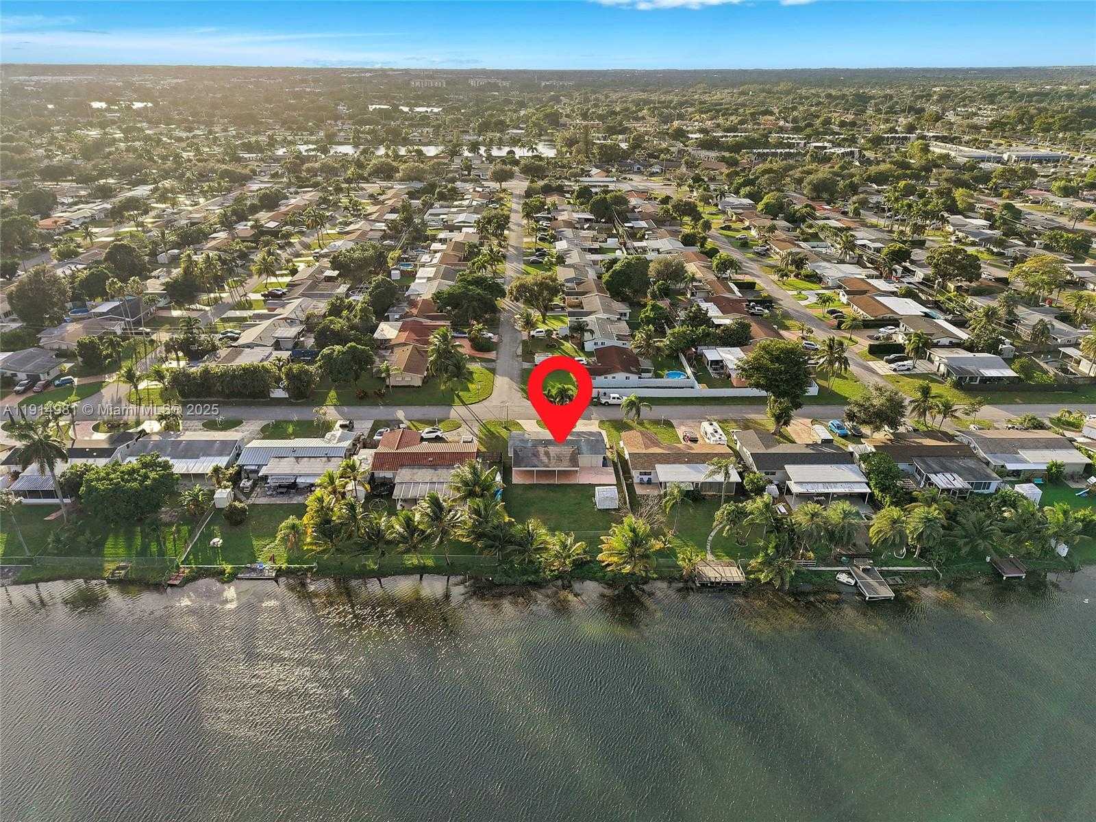 Small Image of 1301 NORTH WEST 87TH WAY, Pembroke Pines Number 5