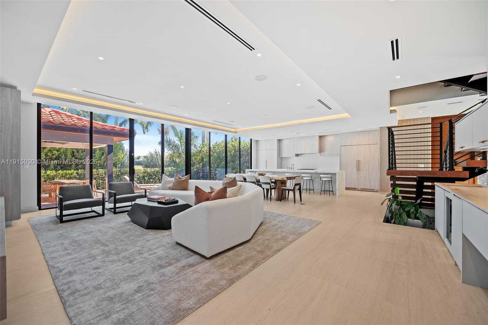 Small Image of Miami Beach Number 11