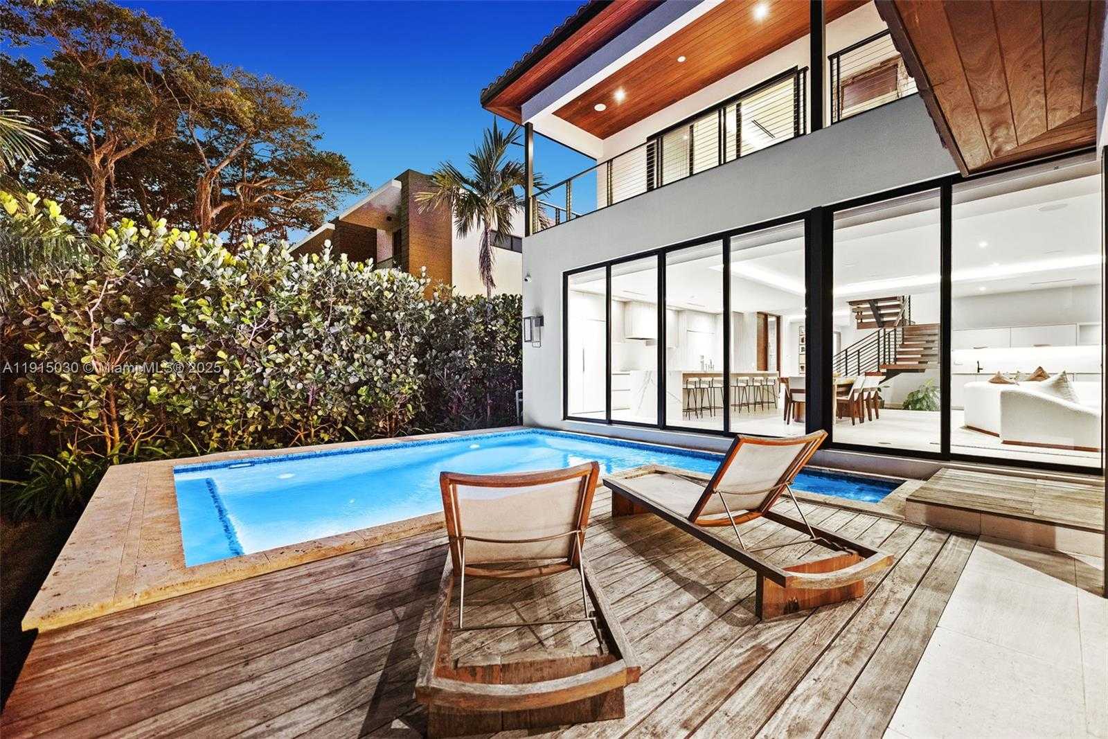 Small Image of Miami Beach Number 14