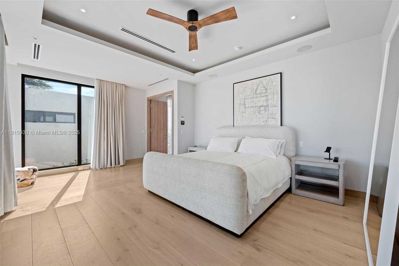 Small Image of Miami Beach Number 19