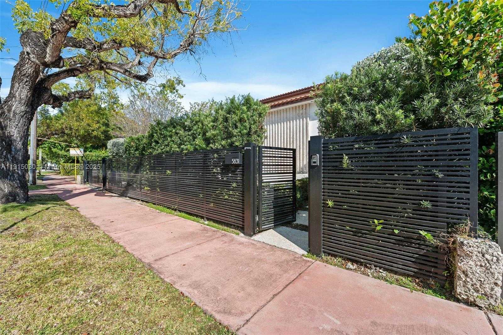 Small Image of Miami Beach Number 3