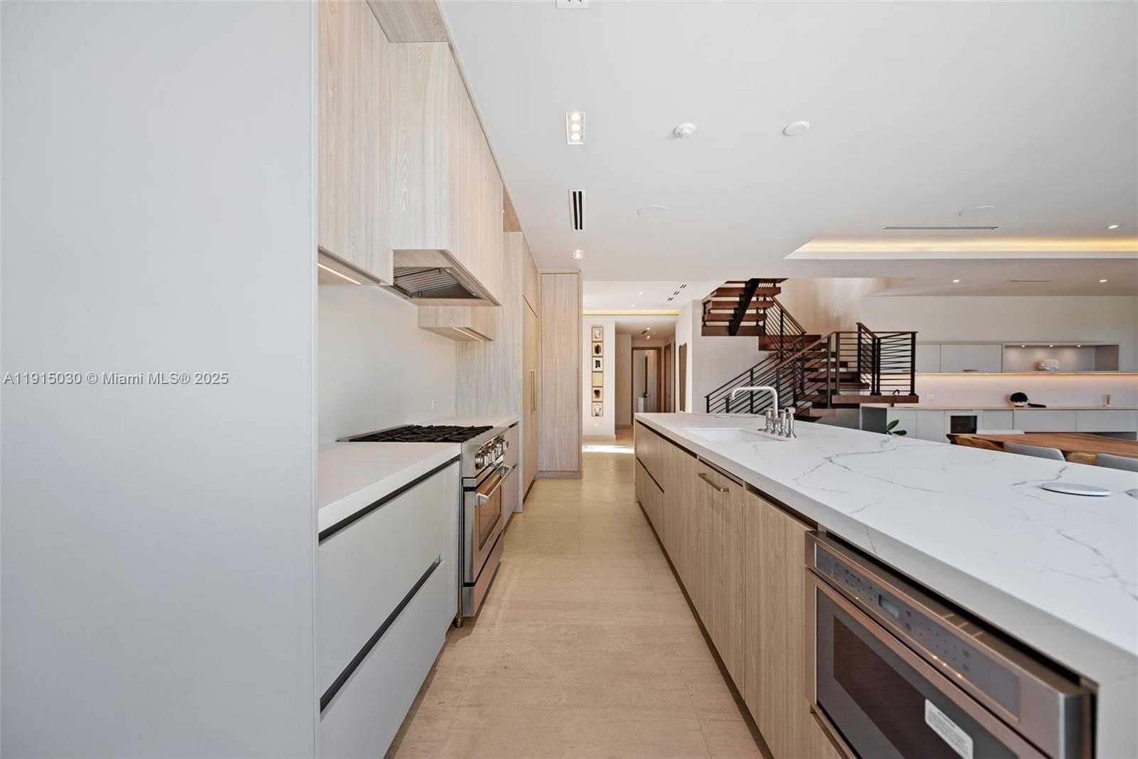 Small Image of Miami Beach Number 30