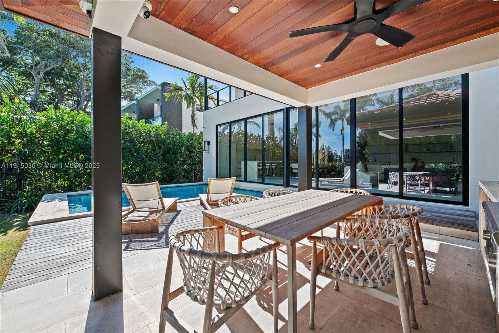 Small Image of Miami Beach Number 37