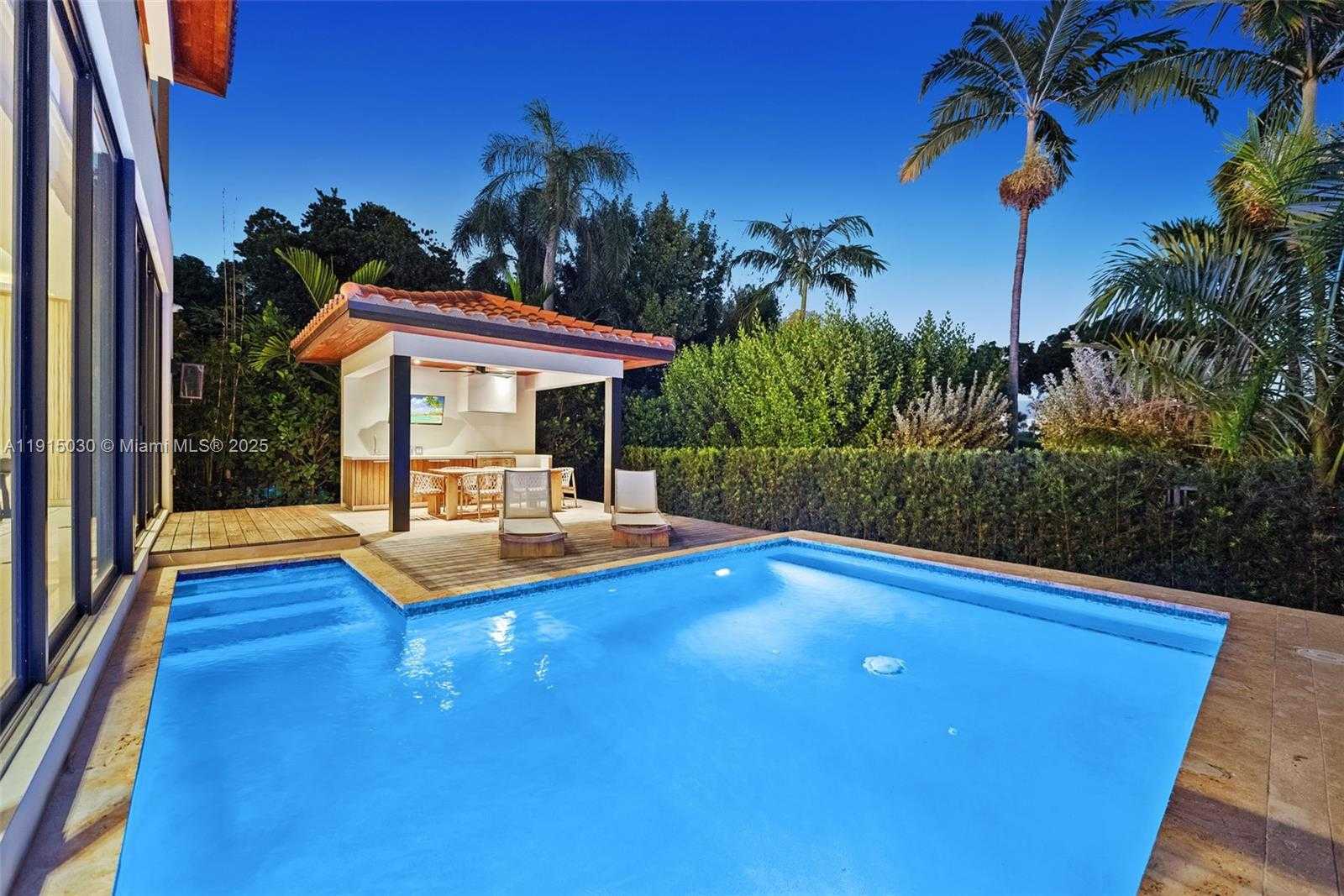 Small Image of Miami Beach Number 4