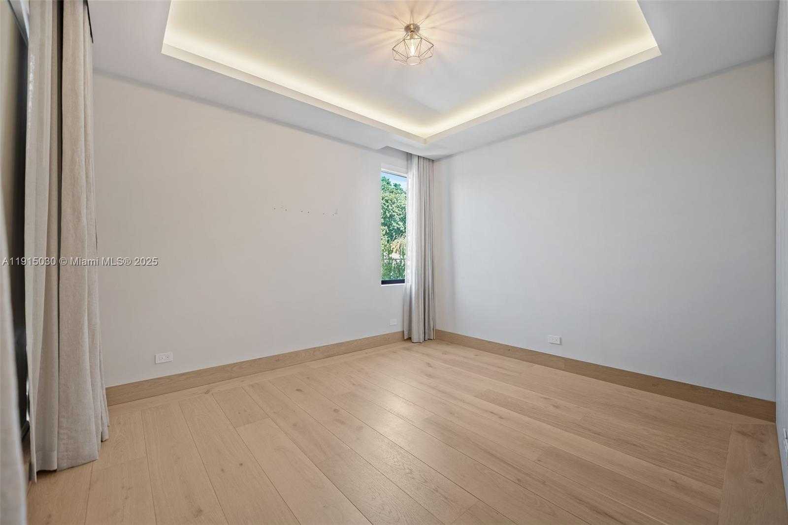 Small Image of Miami Beach Number 41