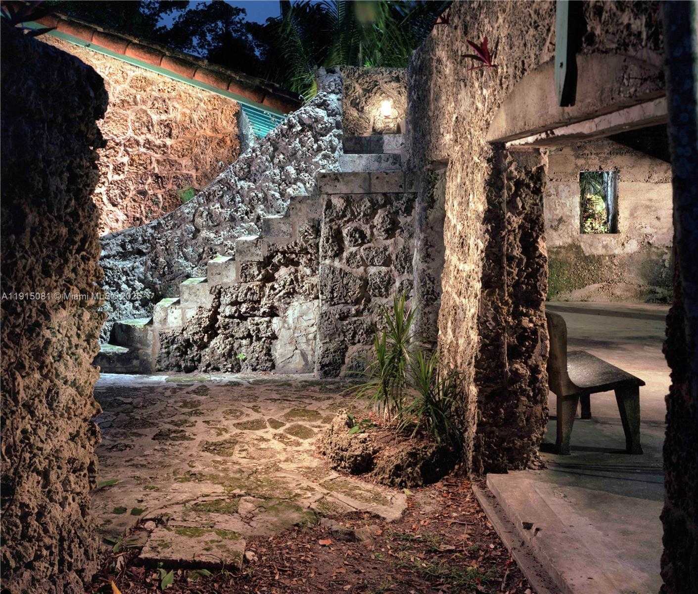 Small Image of 1301 MILAN AVE COTTAGE #4, Coral Gables Number 23