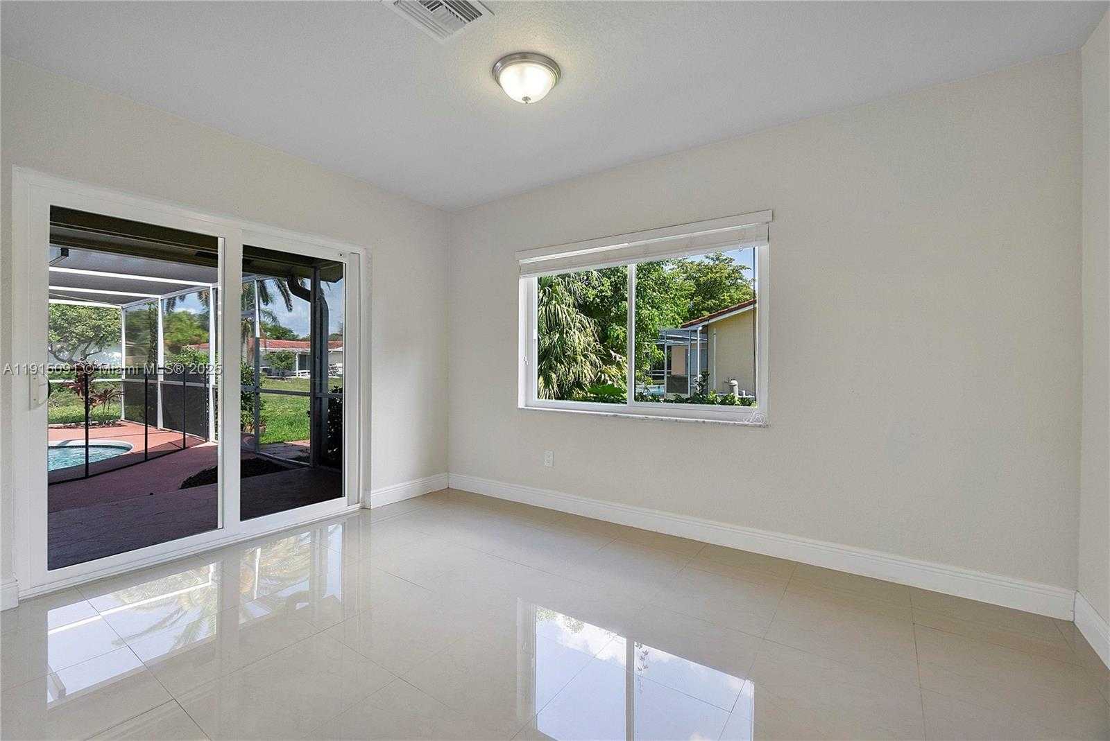 Small Image of 3880 CORAL HILLS DR, Coral Springs Number 13