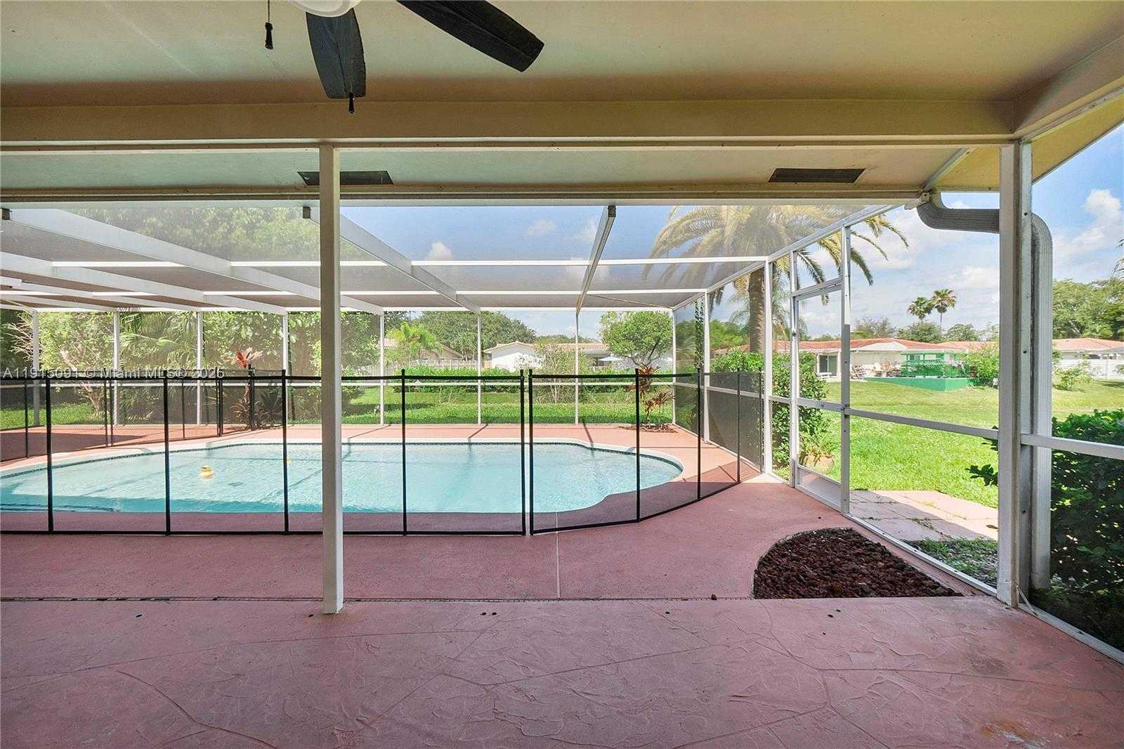 Small Image of 3880 CORAL HILLS DR, Coral Springs Number 16